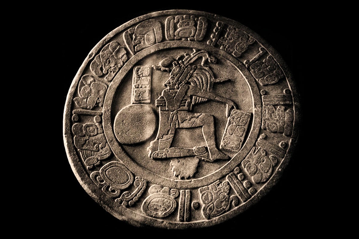 voladores - mosaic of turquoise located in Chichen Itza 4