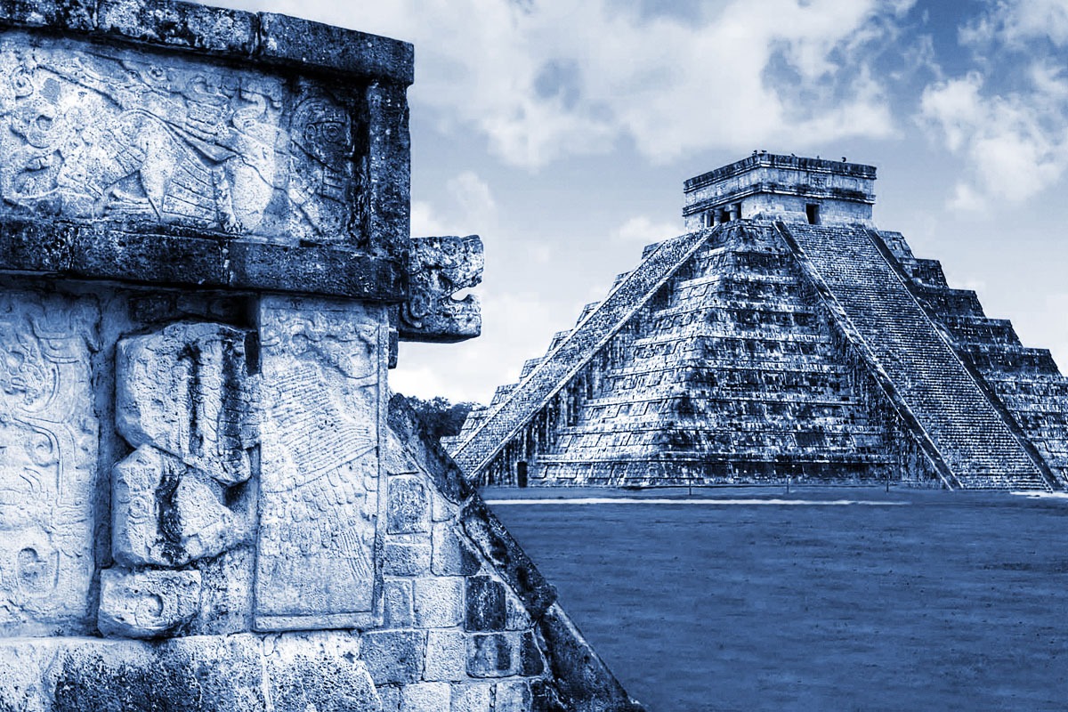 voladores - mosaic of turquoise located in Chichen Itza 5