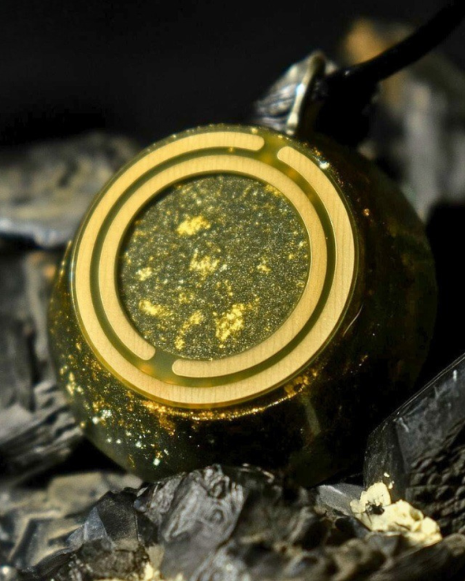Orgonion Pendant Pyrite Fire η Φλόγα της Ευτυχίας με πυρίτη και χρυσό 24Κ